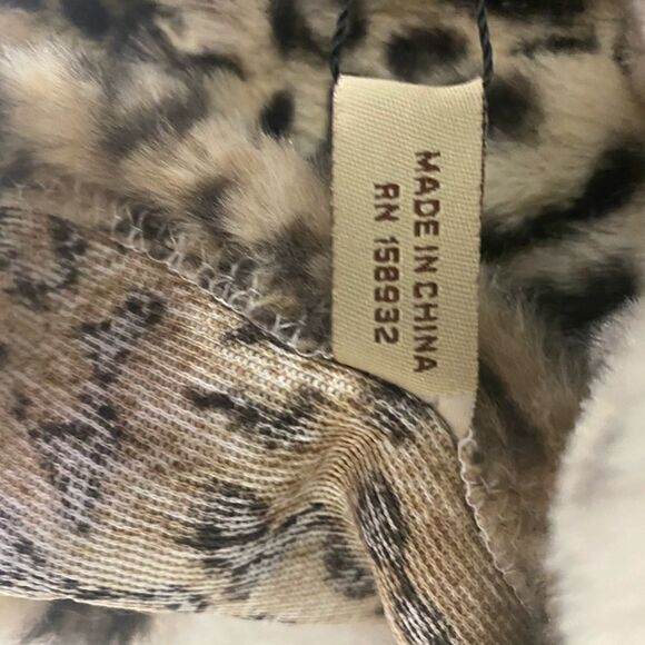 Leopard Print Shawl Wrap   - Picture 5 of 5